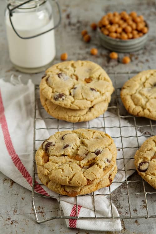 Salted Caramel Chocolate Chip Cookies from mybakingaddiction.com