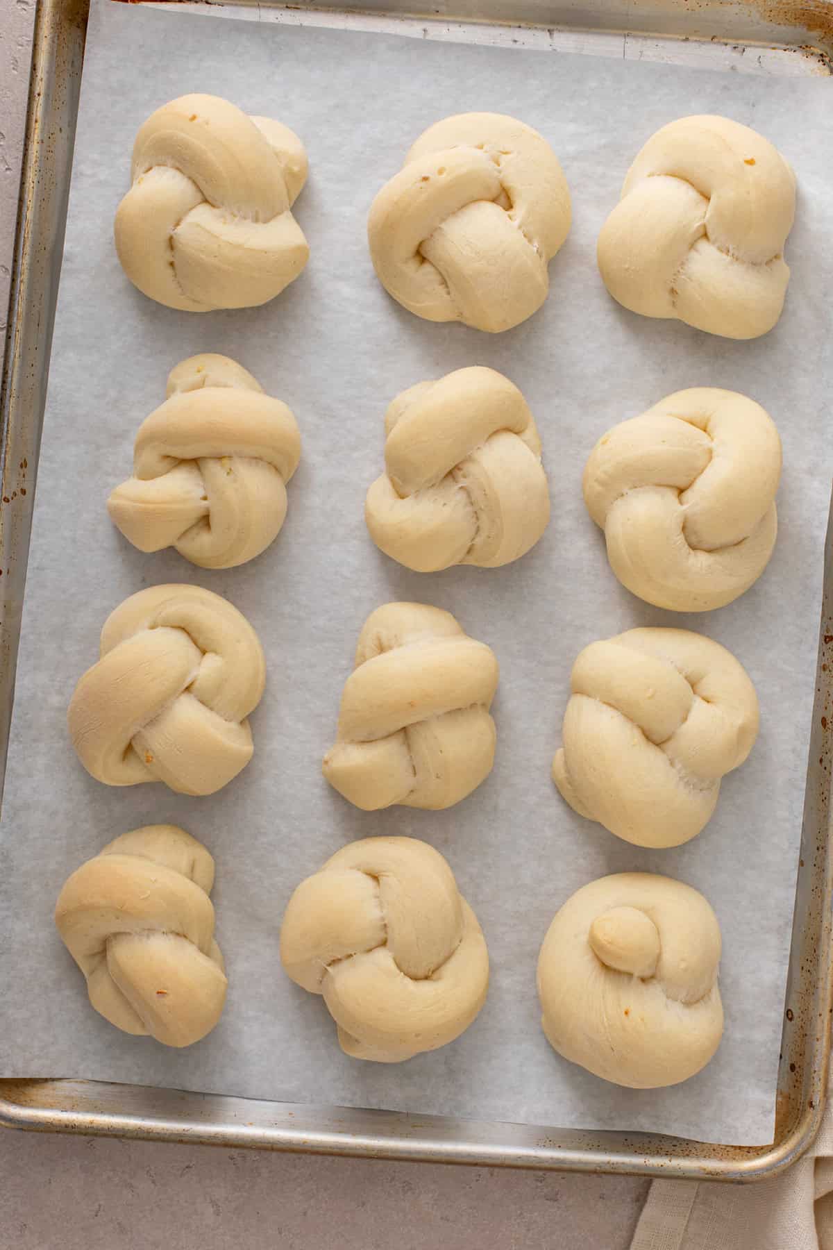 Par baked bow knot rolls.