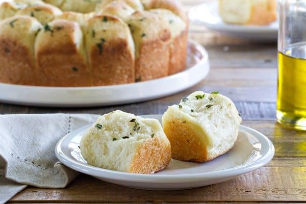 Garlic Parmesan Pull-Apart Bread is perfect for serving up next to your Thanksgiving turkey, or a big bowl of spaghetti and meatballs.
