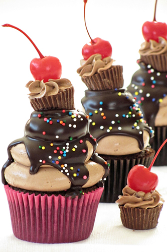 Peanut-Butter-and-Chocolate-Cupcakes_Bakers-Royale